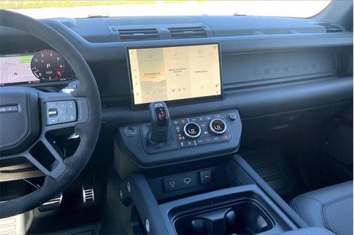 2024 Land Rover Defender 110 V8