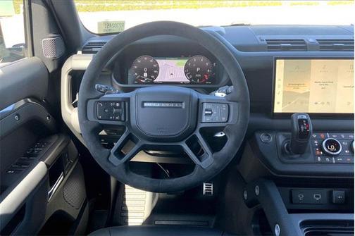 2024 Land Rover Defender 110 V8