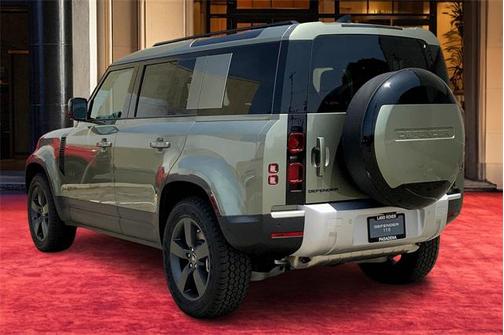 2025 Land Rover Defender 110 P300