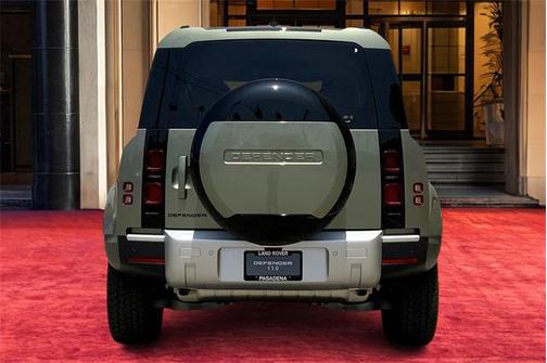 2025 Land Rover Defender 110 P300