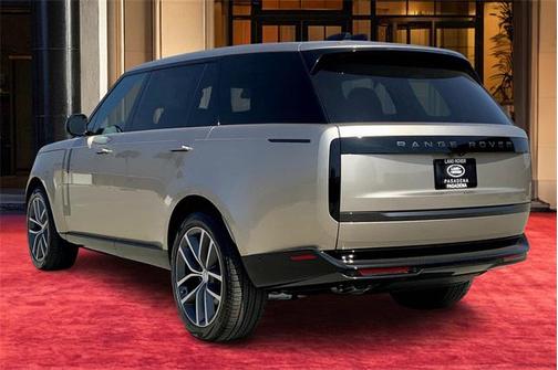 2025 Land Rover Range Rover P530 SE 7 Seat