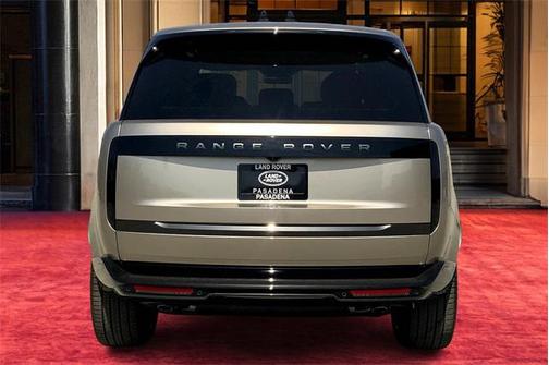 2025 Land Rover Range Rover P530 SE 7 Seat