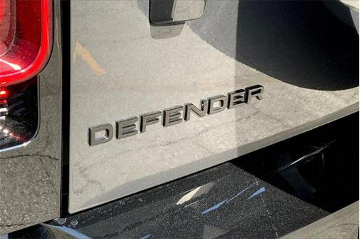 2025 Land Rover Defender 110 P400 X-Dynamic SE