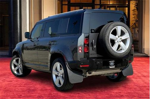 2025 Land Rover Defender 110 P400 X-Dynamic SE