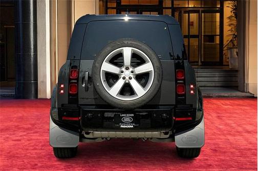 2025 Land Rover Defender 110 P400 X-Dynamic SE