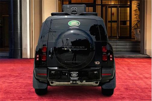 2023 Land Rover Defender 130 SE