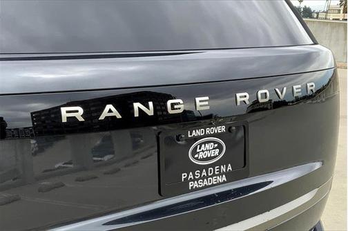 2025 Land Rover Range Rover P530 SE