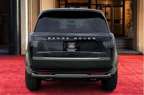 2025 Land Rover Range Rover P530 SE