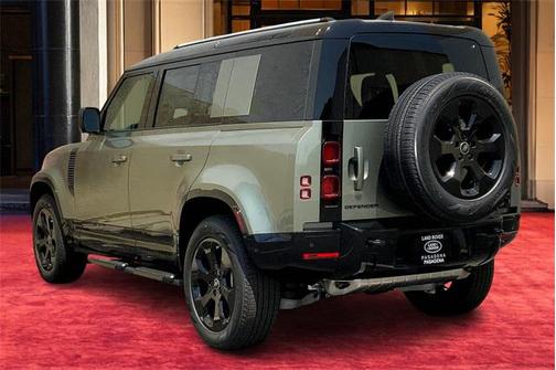 2025 Land Rover Defender 110 P400 X-Dynamic SE