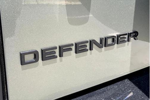 2025 Land Rover Defender 110 P400 X-Dynamic SE