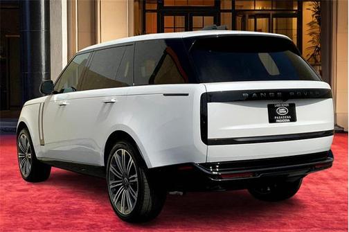 2025 Land Rover Range Rover P530 SE 7 Seat