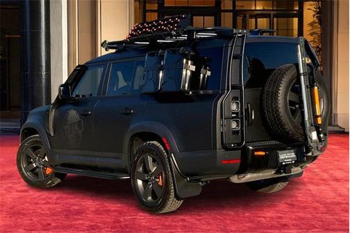 2023 Land Rover Defender 130 SE