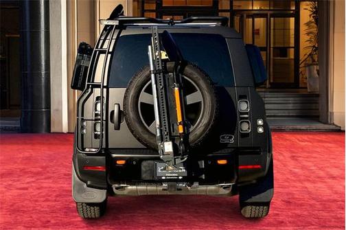 2023 Land Rover Defender 130 SE