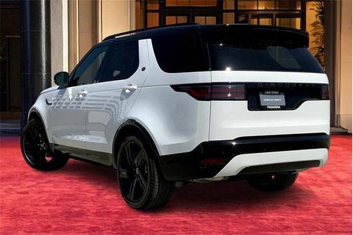 2025 Land Rover Discovery P300 Dynamic SE