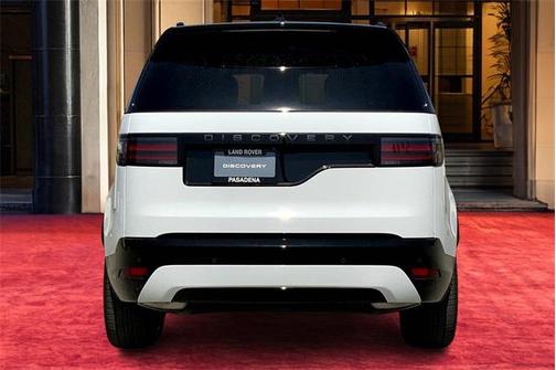 2025 Land Rover Discovery P300 Dynamic SE