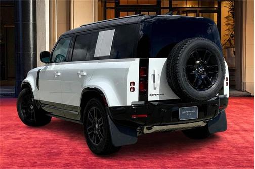2025 Land Rover Defender 110 P400 X-Dynamic SE