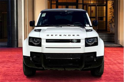 2025 Land Rover Defender 110 P400 X-Dynamic SE