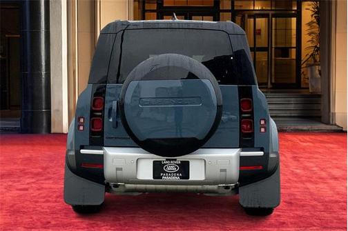 2025 Land Rover Defender 110 P300