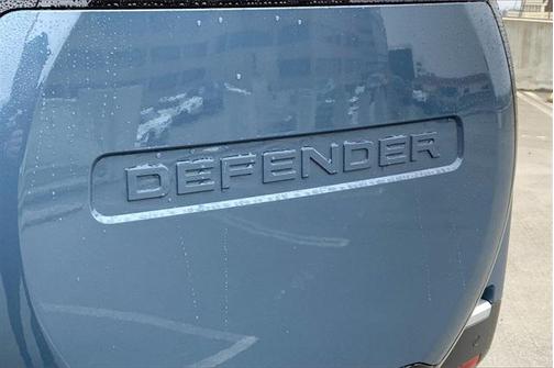 2025 Land Rover Defender 110 P300