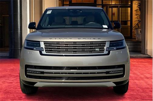 2025 Land Rover Range Rover P400 SE 7 Seat