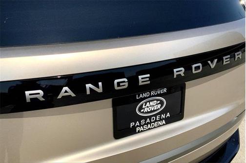 2025 Land Rover Range Rover P400 SE 7 Seat