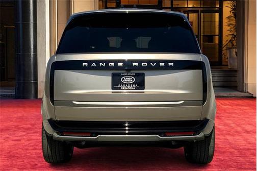 2025 Land Rover Range Rover P400 SE 7 Seat