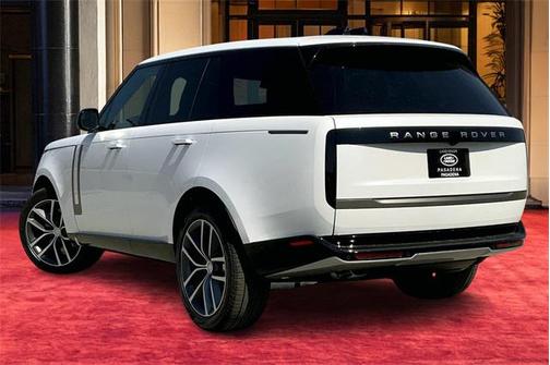2025 Land Rover Range Rover P530 SE