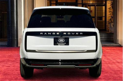 2025 Land Rover Range Rover P530 SE