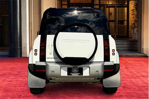 2025 Land Rover Defender 110 P300