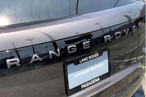 2025 Land Rover Range Rover P530 SE