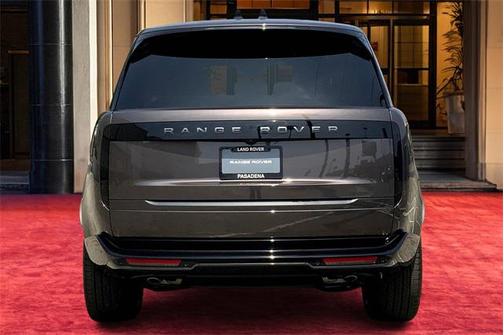 2025 Land Rover Range Rover P530 SE
