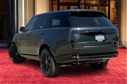 2025 Land Rover Range Rover P530 SE