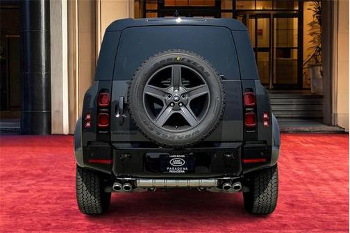 2025 Land Rover Defender 110 P500 X-Dynamic SE