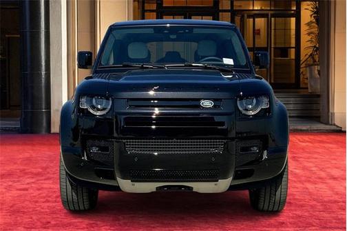 2025 Land Rover Defender 110 V8