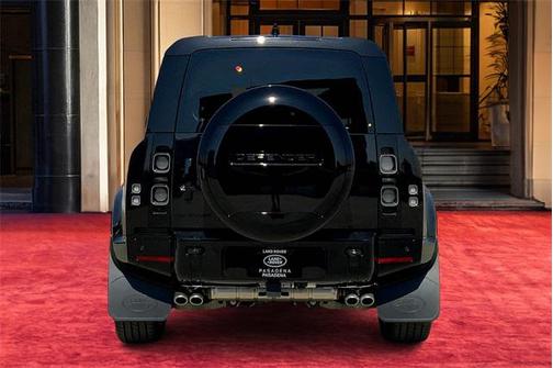 2025 Land Rover Defender 110 V8