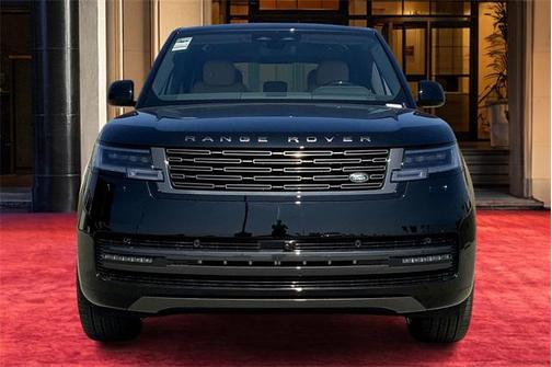 2025 Land Rover Range Rover P400 SE