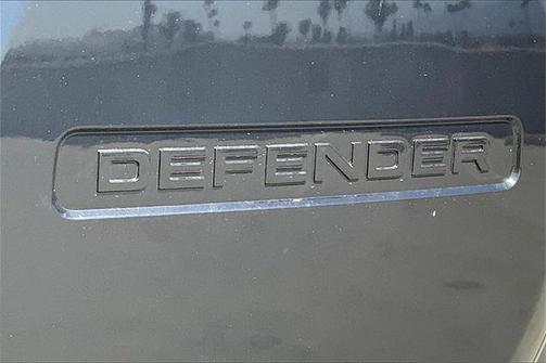 2025 Land Rover Defender 110 P400 S