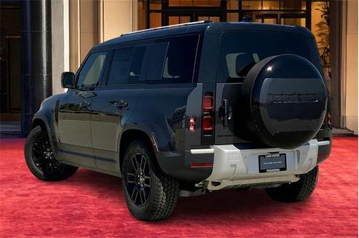 2025 Land Rover Defender 110 P400 S
