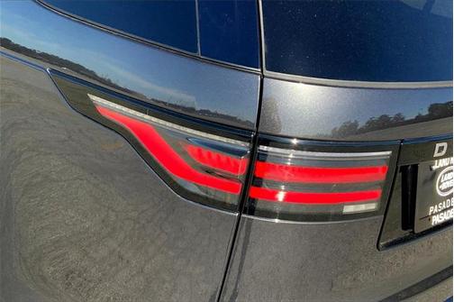 2024 Land Rover Discovery P360 Metropolitan Edition