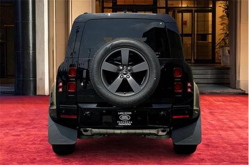 2025 Land Rover Defender 110 P400 X-Dynamic SE