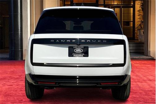 2025 Land Rover Range Rover P530 SE