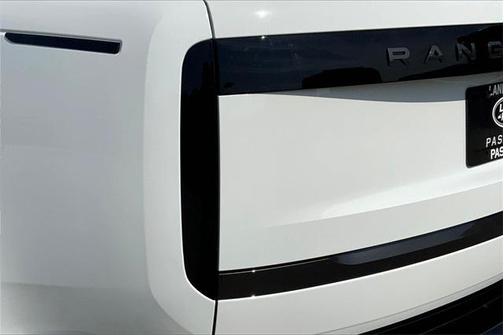 2025 Land Rover Range Rover P530 SE