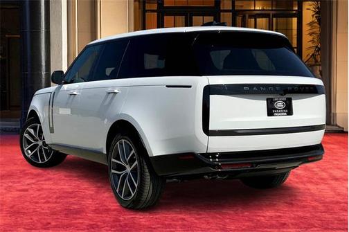 2025 Land Rover Range Rover P530 SE