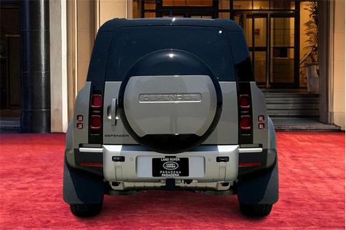 2025 Land Rover Defender 110 P400 S