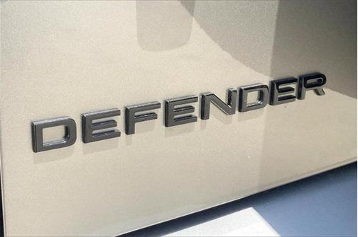 2025 Land Rover Defender 110 P400 S