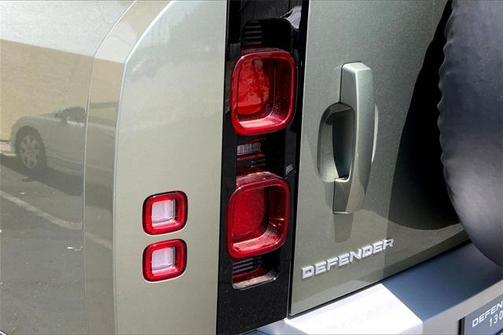 2025 Land Rover Defender 130 P300 S