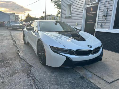2017 BMW i8 Coupe 2D
