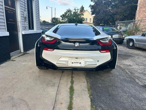 2017 BMW i8 Coupe 2D