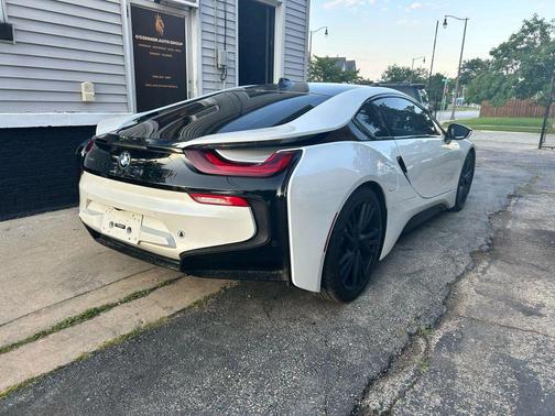 2017 BMW i8 Coupe 2D