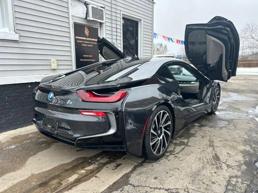 2017 BMW i8 Coupe 2D